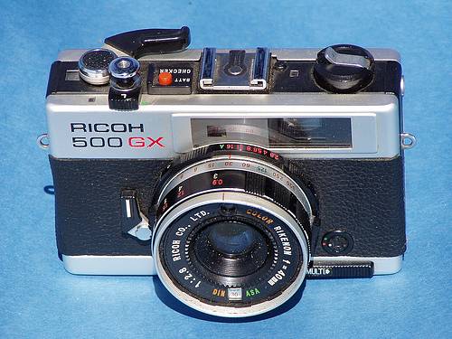3 ข้อดีของ กล้องฟิล์ม Ricoh 500 GX ที่บอกเลยว่าดีไซน์สวยวินเทจมาก ๆ แต่ไม่ได้เป็นที่นิยม
