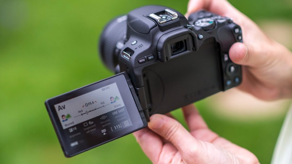 กล้อง Canon EOS 2000D kit 18-55 mm
